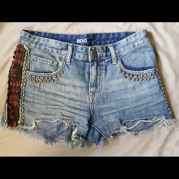 BDG Women’s shorts- size 25 W - Picture 1 of 6